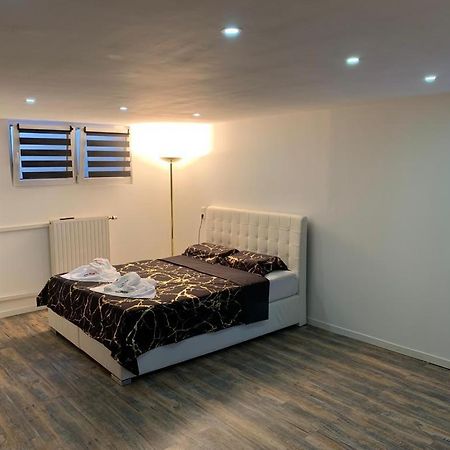 Studio 45M2 Tres Calme Village-Neuf Exteriér fotografie